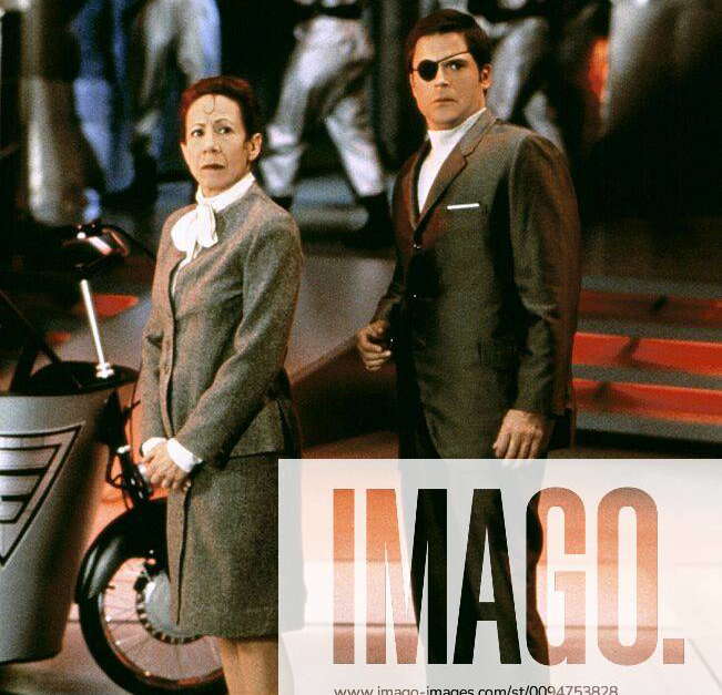 Mindy Sterling & Rob Lowe Characters Frau Farbissina & Young Number