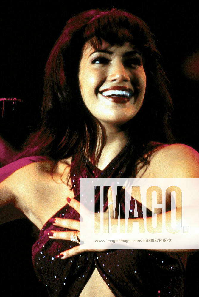 Jennifer Lopez Characters Selena QuintanillaPerez Film Selena (USA