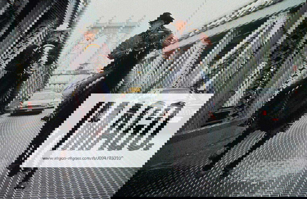 Kiefer Sutherland, Woody Harrelson Characters Sonny Gilstrap,Pepper