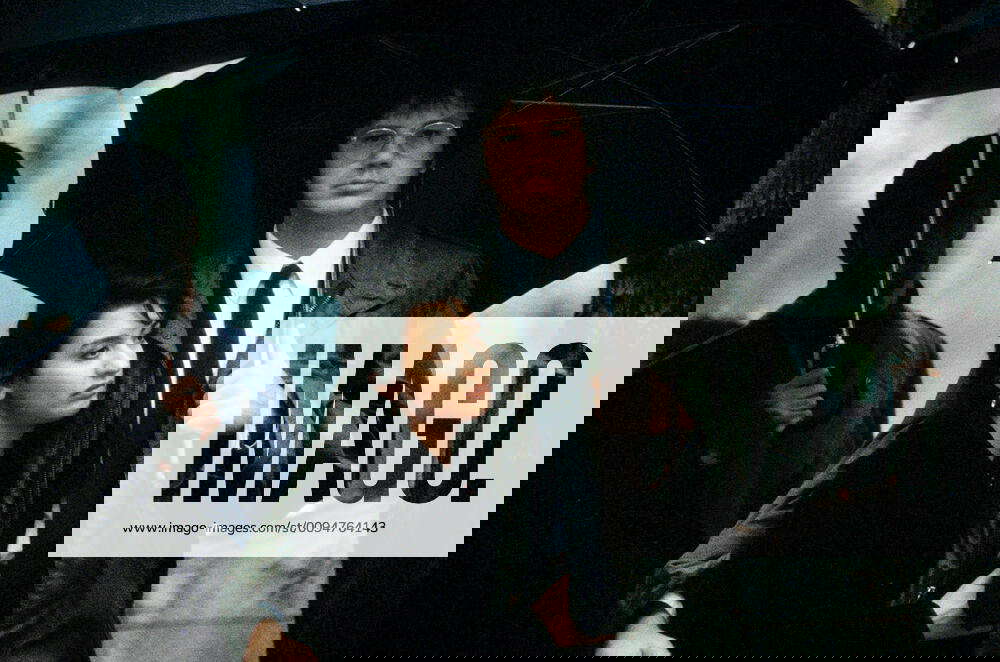 Elizabeth Pena & Tim Robbins Characters: Jezzie & Jacob Film: Jacob S ...