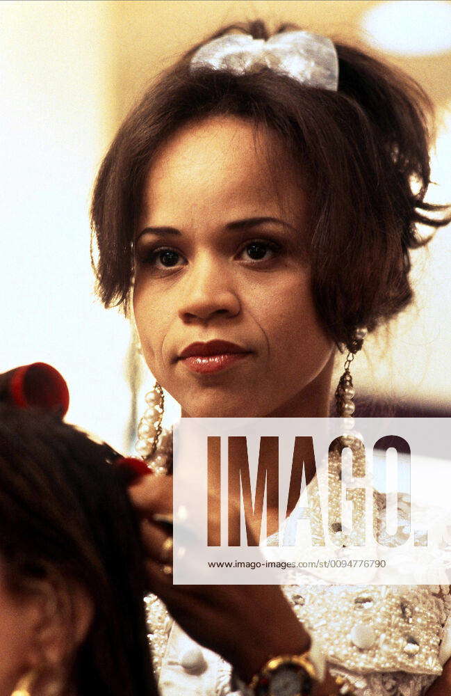 It Could Happen To You - Publicity still of Rosie Perez