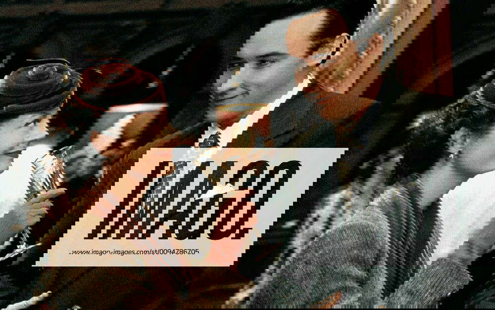 Susan Sarandon & John Cusack Characters Margherita Sarfatti & Nelson