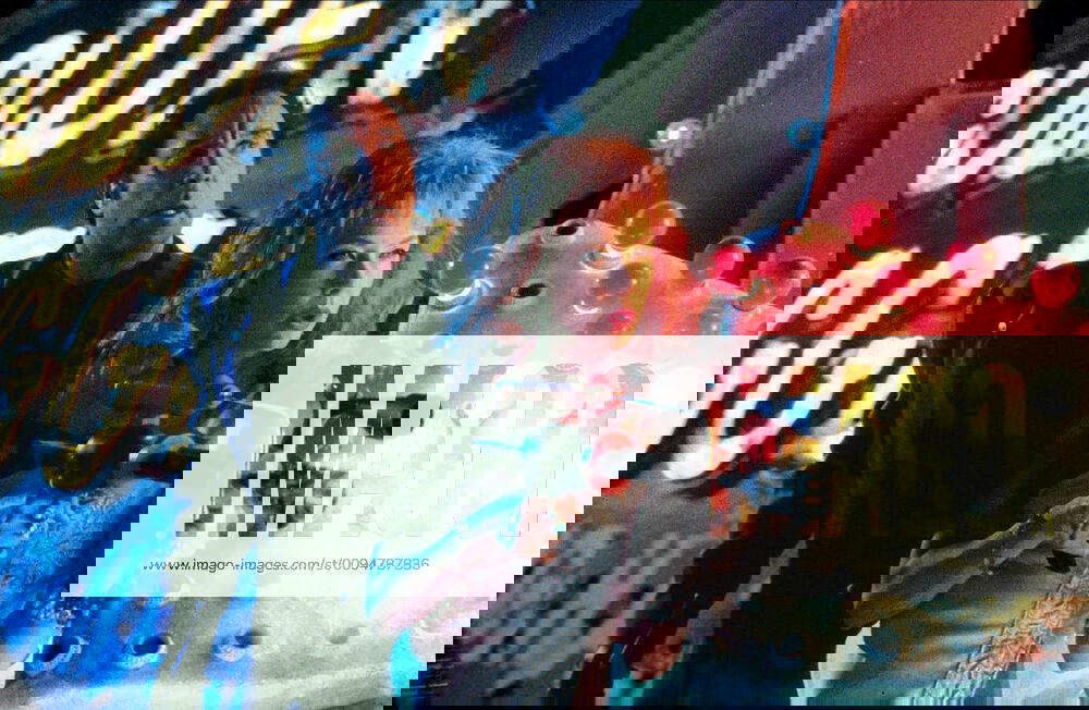 Tom Jones & Bening Characters Himself & Barbara Land Film