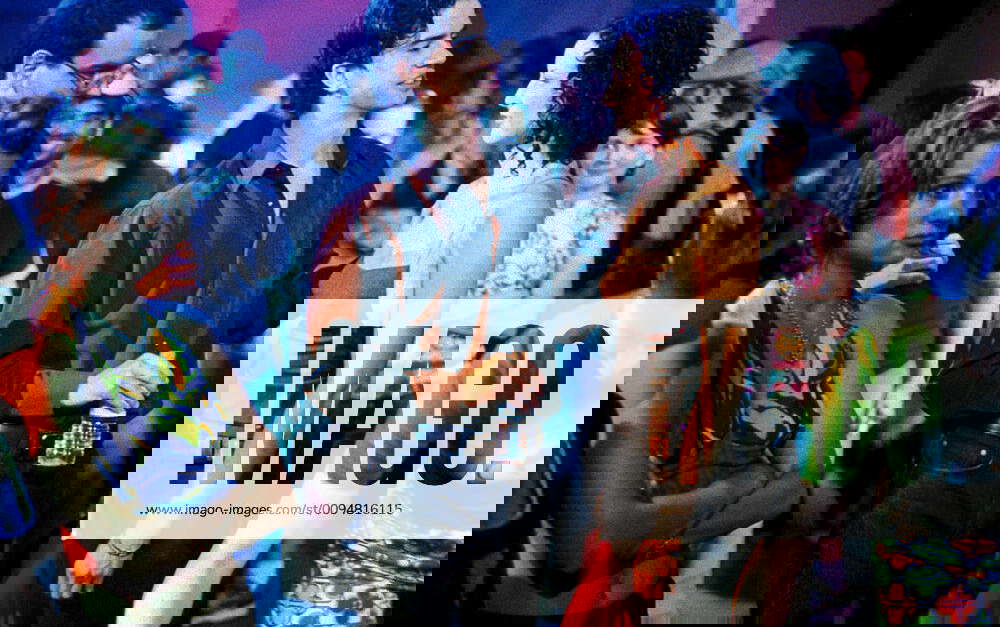 Hamish Linklater & Lola Gaudini Characters David & Film Groove (2000