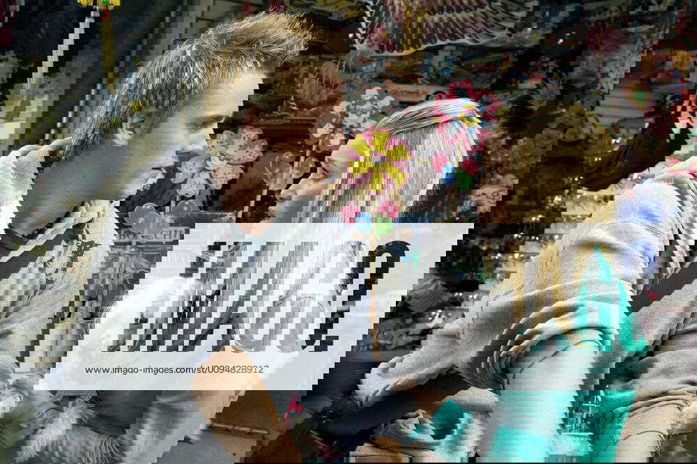 Riley Smith & Ashley Olsen Characters Jim, The Bike Messenger & Jane