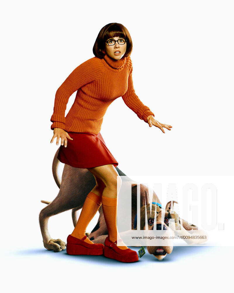 Linda Cardellini & Scooby Characters: Velma Dinkley & Film: Scooby-Doo; Scooby  Doo (2002) Director