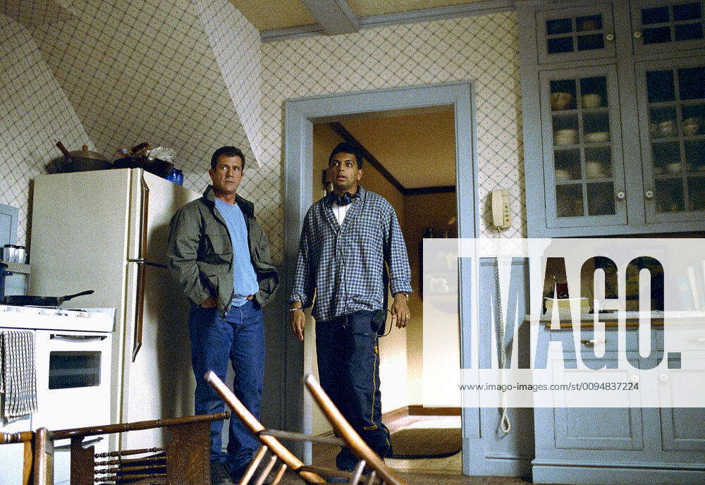 Mel Gibson & M. Night Shyamalan Characters: Rev. Graham Hess & Ray ...
