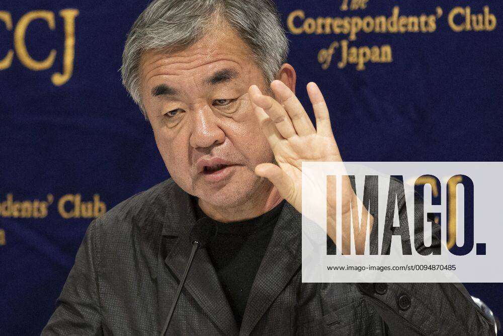 Kengo Kuma architect and professor of Tokyo University speaks during a ...