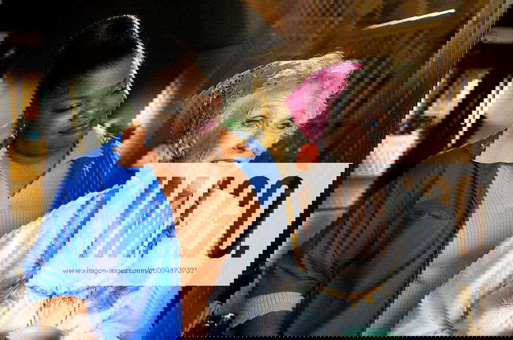 Mo Nique & Cloris Leachman Characters Cherry & Great Gam Gam Film Beerfest (USA AUS 2006) Monique