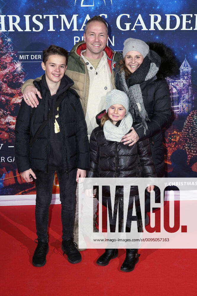 Mitch Keller with wife Alexandra and children Haley and Casey at the  premiere of the feature