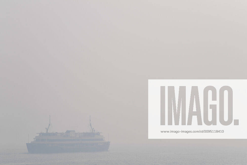 SYDNEY SMOKE HAZE, Thick smoke obscures the Sydney Opera House and ...