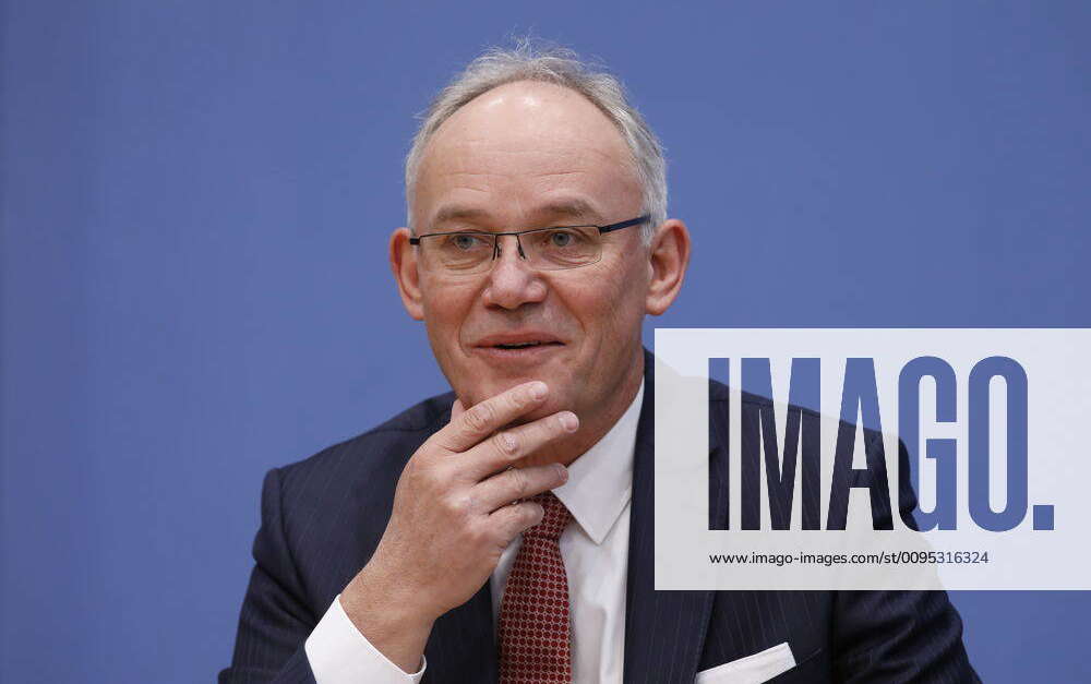 Michael Jost, VW, Germany, Berlin, Federal Press Conference, Renewable ...