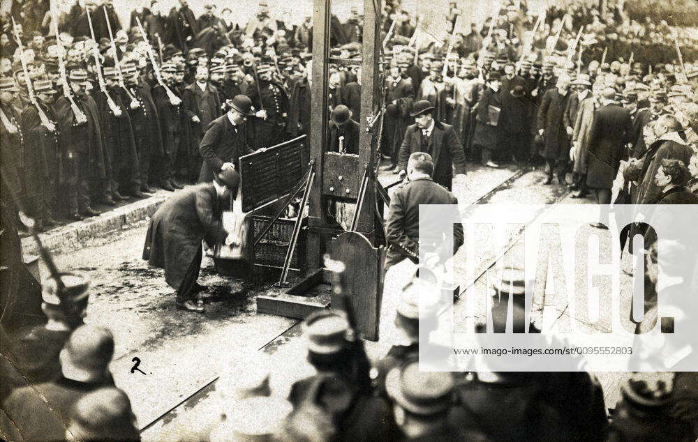 JUSTICE Public execution at the guillotine of one of the drivers of the ...