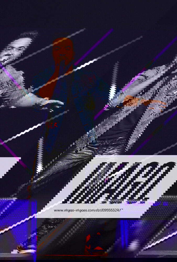 MIAMI, FL DECEMBER 7 Luis Fonsi at Uforia Amor A La Musica 2019 at