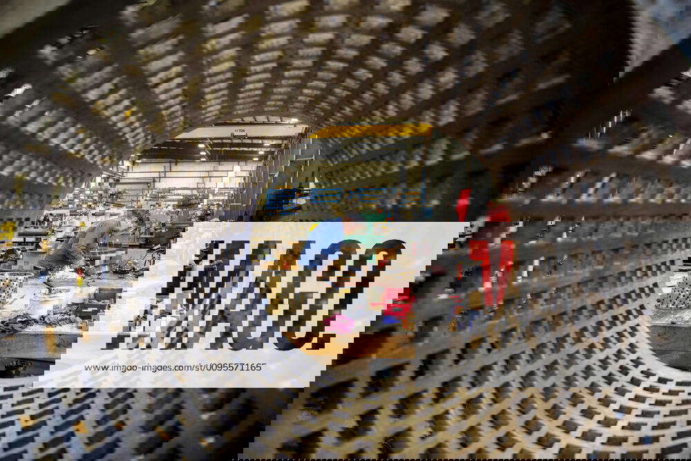 (191209) NEW YORK, Dec. 9, 2019 An employee works in Birtley