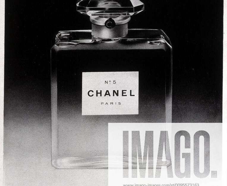 Advertising perfume from 1954 for the perfume CHANEL N°5 Credit Collection  KHARBINE TAPABOR Y