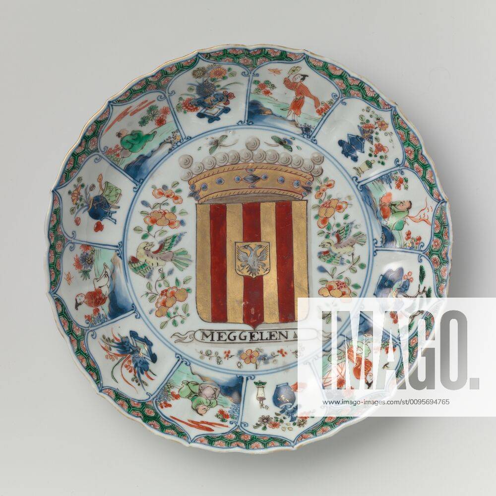 Saucer dish with the arms of Mechlin, Porcelain dish with ribbed wall ...