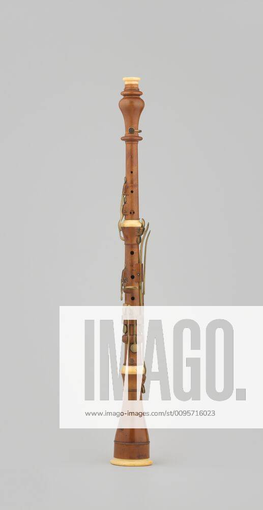 Oboe, oboe made of palm wood with twelve brass flaps. The upper part