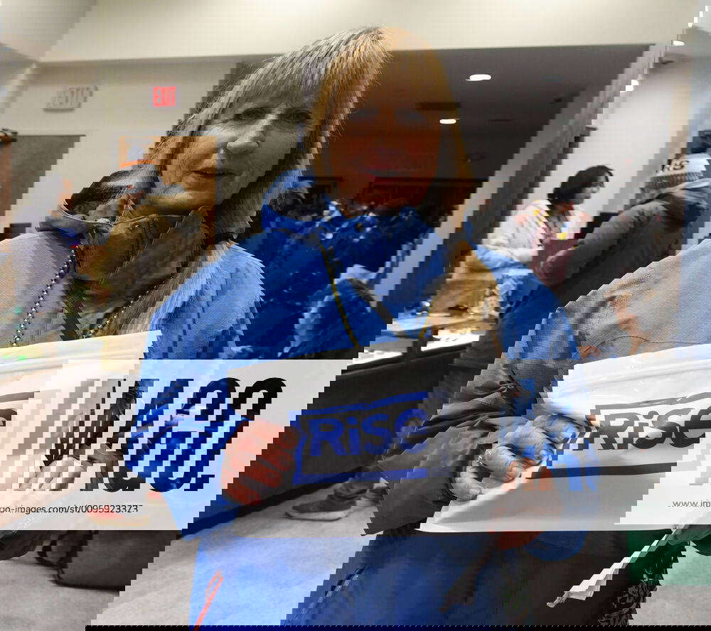 January 1, 2020, Mundelein, Illinois, USA The wait to enter Rise