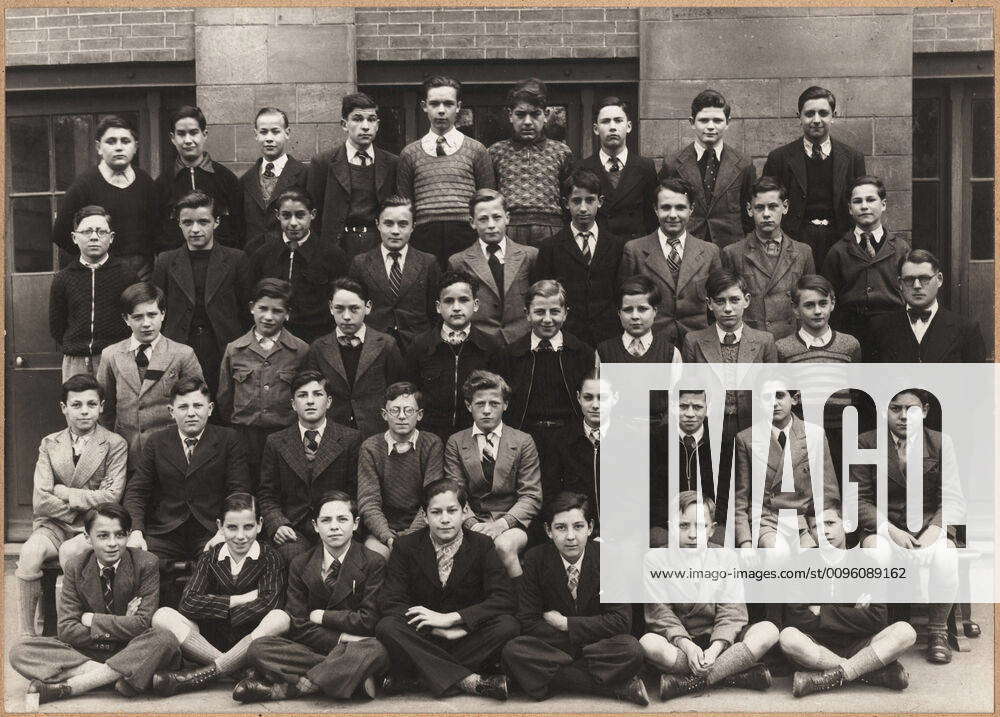 Class photo, circa 1940 Class of high school students, about 13 or 14 ...