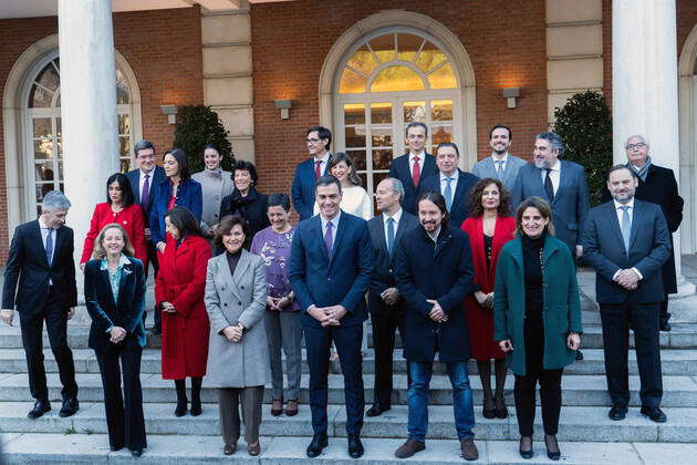 (L-R front row) Spain s Deputy Prime Minister of Economic Affairs Nadia ...