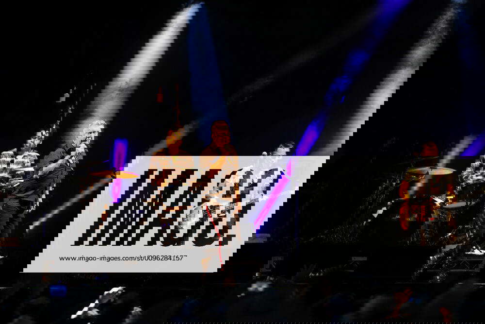 COLD CHISEL BLOOD MOON TOUR TAMWORTH, Australian band Cold Chisel