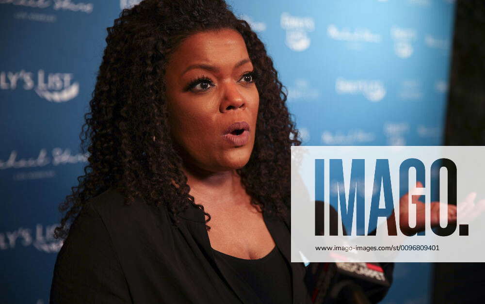 Actor Yvette Nicole Brown attends EMILYs List Pre-Oscars panel