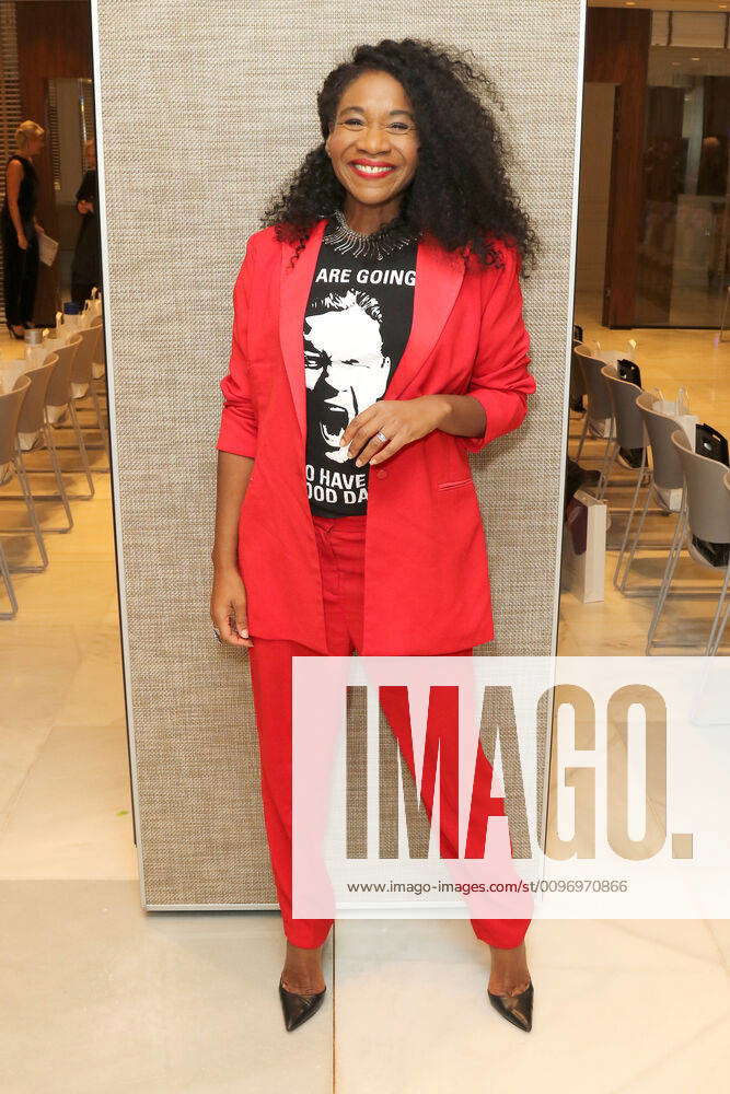 Actress Karen Bryson attends the Kolchagov Barba fashion show