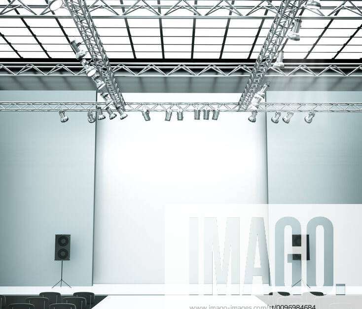 Empty Fashion Show Stage With Runway. 3D Rendered Image. Banco de Imagens  Royalty Free, Ilustrações, Imagens e Banco de Imagens. Image 9798620.