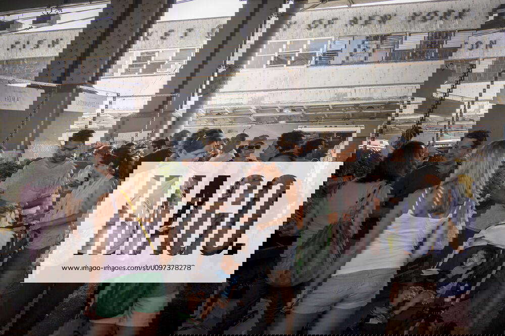 Fulton Fish Market Tin Building returns Customers shop at the New Amsterdam Market on South Street