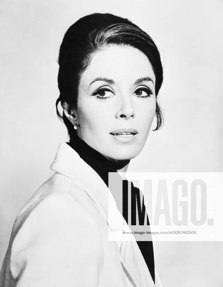 AIRPORT, Dana Wynter, 1970 Y