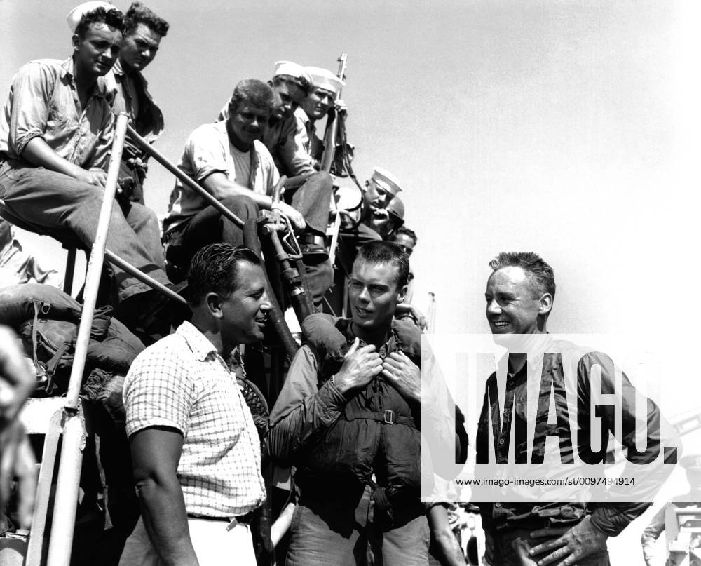THE CAINE MUTINY, from left, front, director Edward Dmytryk, Robert Francis, Van Johnson, on
