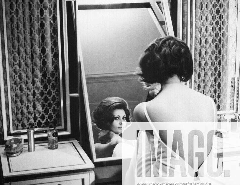 A COUNTESS FROM HONG KONG, Sophia Loren, 1967, looking at herself in a ...