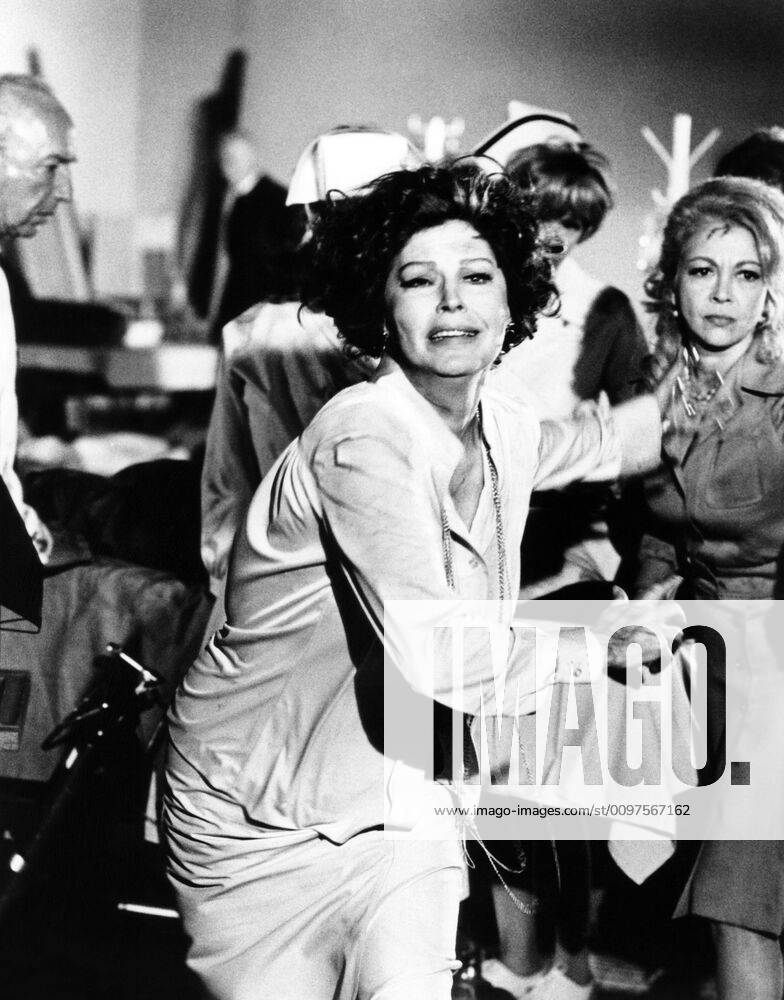 EARTHQUAKE, Ava Gardner (center), 1974 Courtesy Everett Collection