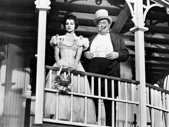 THE GAMBLER FROM NATCHEZ, from left, Debra Paget, Dale Robertson, Lisa ...