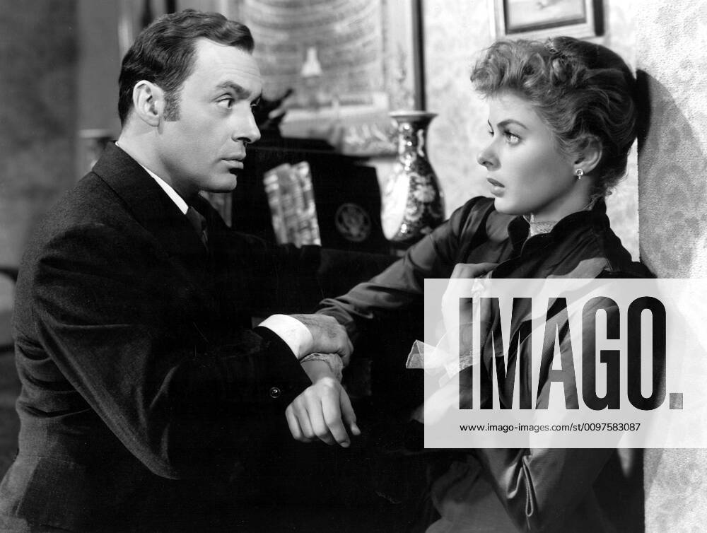 GASLIGHT, Charles Boyer, Ingrid Bergman, 1944 Courtesy Everett Collection