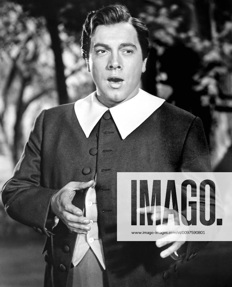 THE GREAT CARUSO Mario Lanza as Enrico Caruso 1951 Y