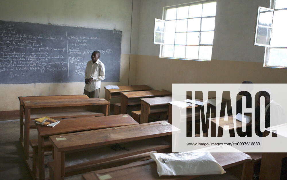 A classroom in the countryside in the Democratic Republic of the Congo ...