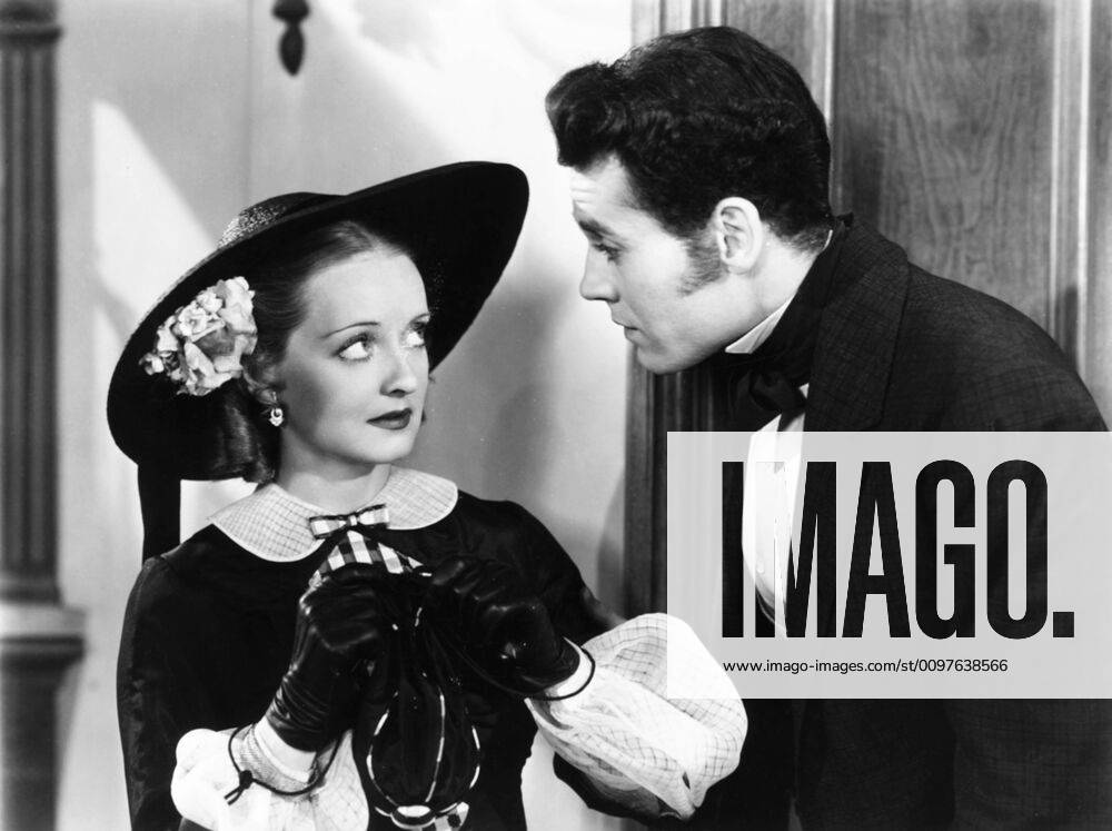 JEZEBEL, from left: Bette Davis, Henry Fonda, 1938 Courtesy Everett ...