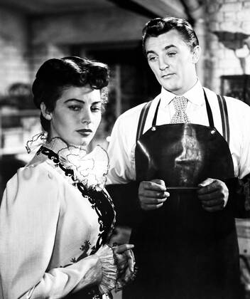 MY FORBIDDEN PAST, from left: Ava Gardner, Robert Mitchum, 1951 ...