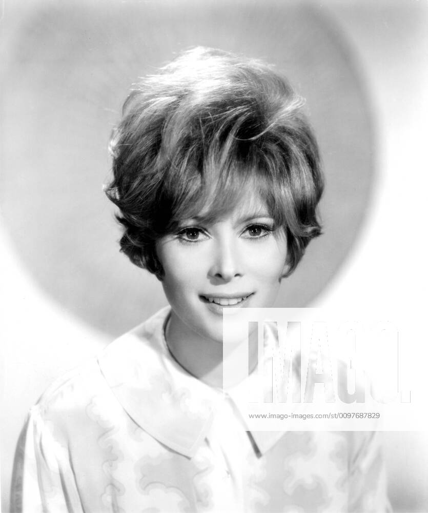 THE OSCAR, Jill St. John, 1966 Courtesy Everett Collection