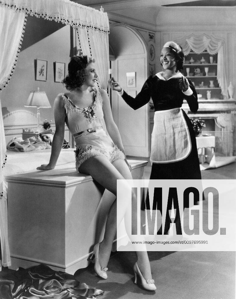 PROFESSIONAL SWEETHEART, Ginger Rogers, Theresa Harris, 1933 Courtesy Everett Collection