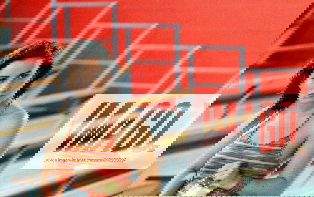 DOUCHES FROIDES, (aka COLD SHOWERS), Salome Stevenin, 2005. BAC