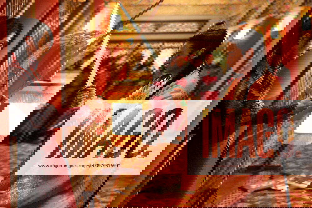 A FROZEN FLOWER, (aka SSANGHWAJEOM), from left JO Inseong, JU Jinmo, 2008. Showbox