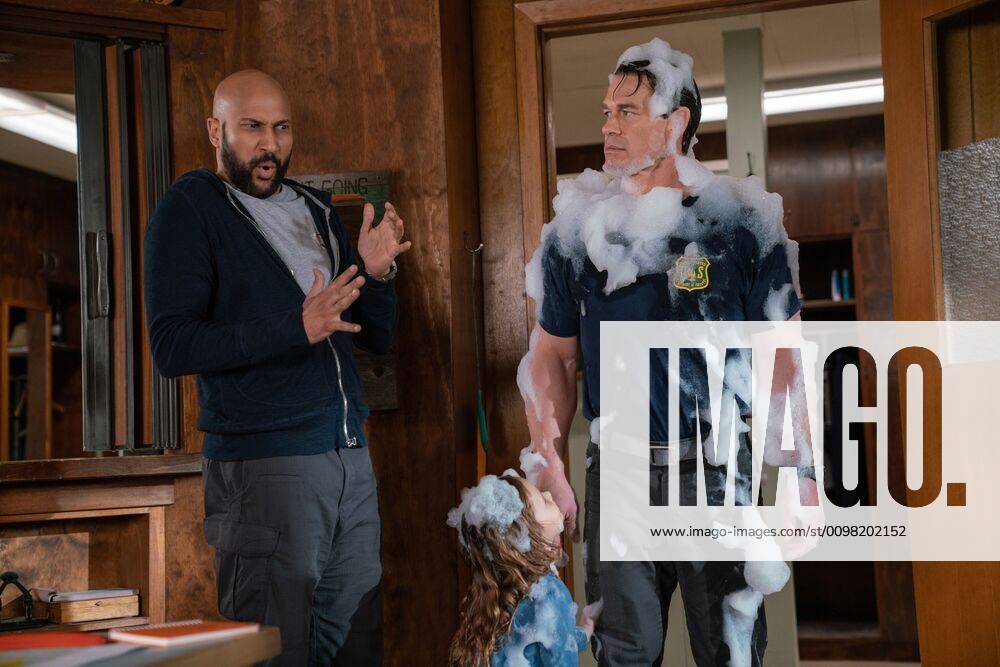 PLAYING WITH FIRE, from left: Keegan-Michael Key, Finley Rose Slater ...