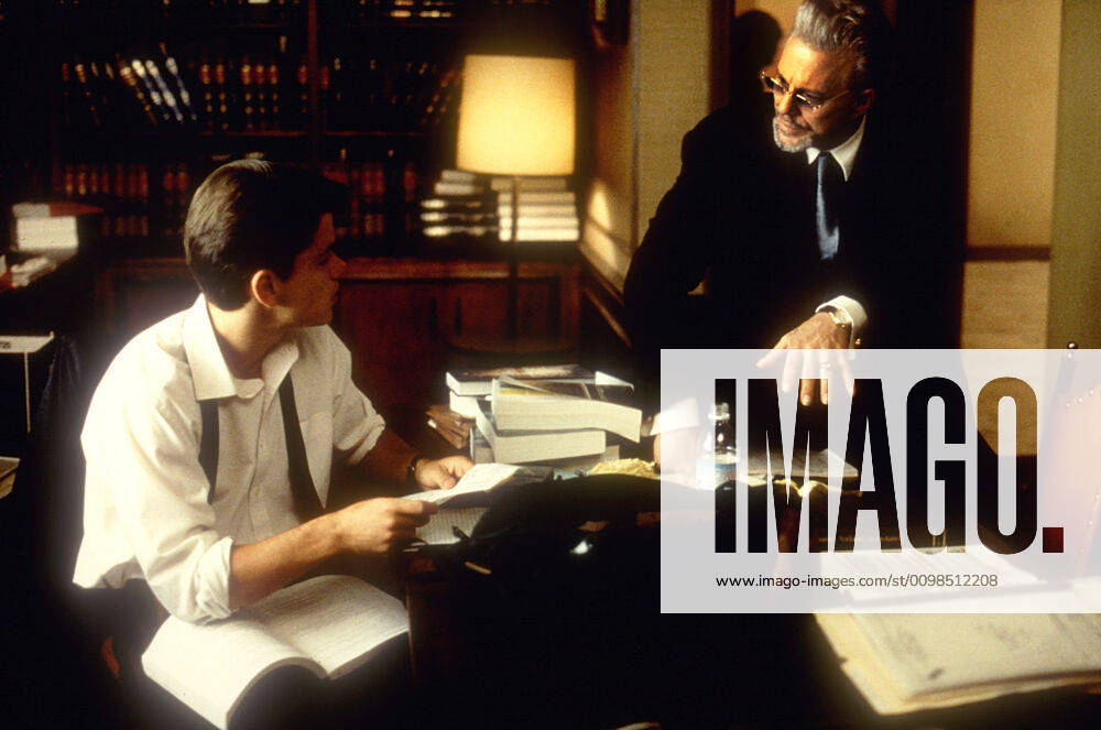 Damon Rourke THE RAINMAKER, Matt Damon, Mickey Rourke, 1997. Paramount Pictures ...