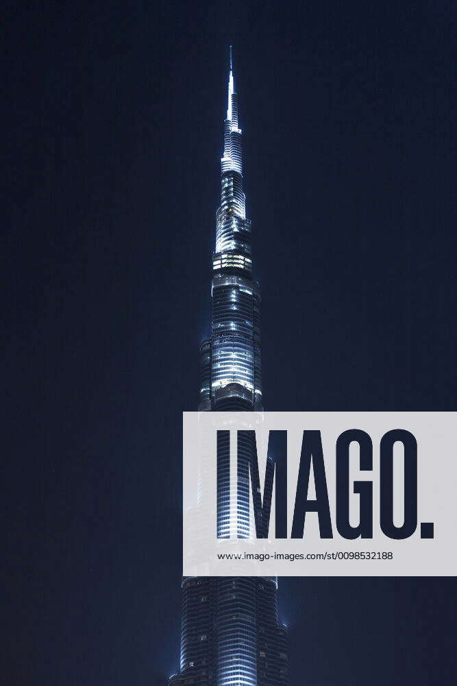 the-burj-khalifa-in-dubai-in-the-evening-the-highest-building-in-the