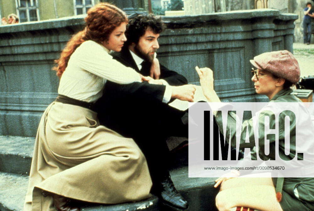 YENTL, Amy Irving, Mandy Patinkin, Barbra Streisand, 1983, directing ...