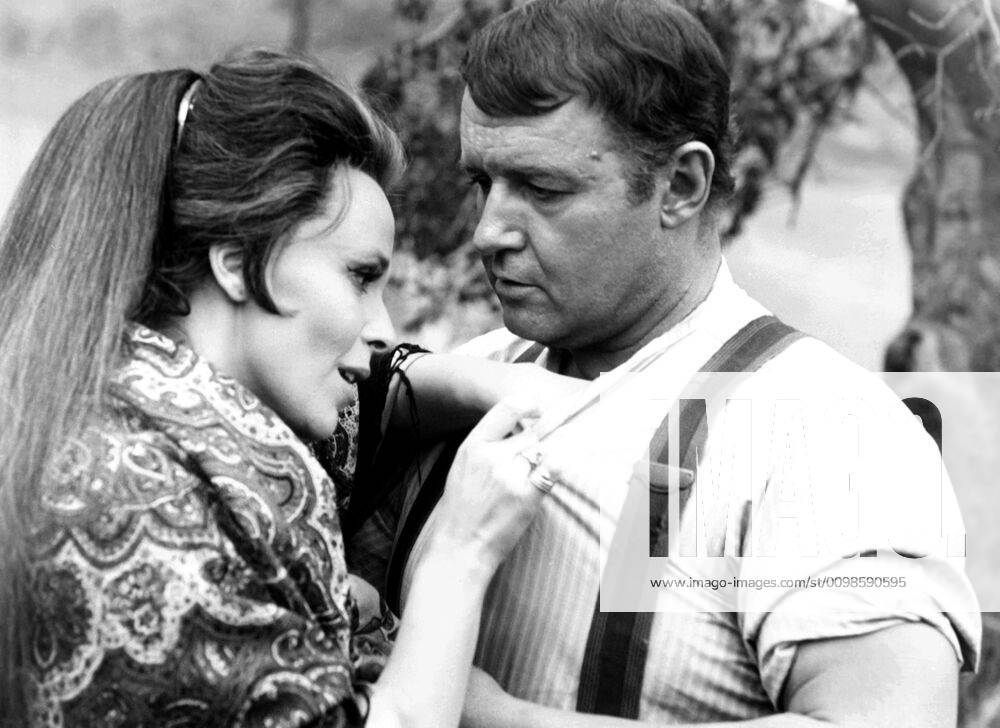 THE ILLUSTRATED MAN, from left, Claire Bloom, Rod Steiger, 1969 ...