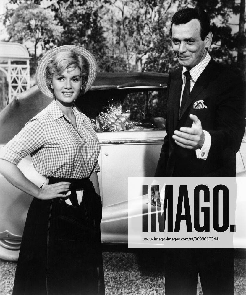 MY SIX LOVES, Debbie Reynolds, David Janssen, 1963 Courtesy Everett ...